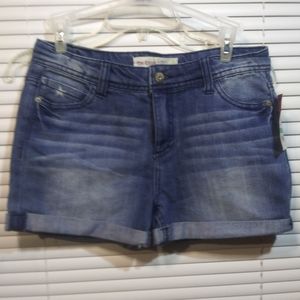 Good nice shorts brand new